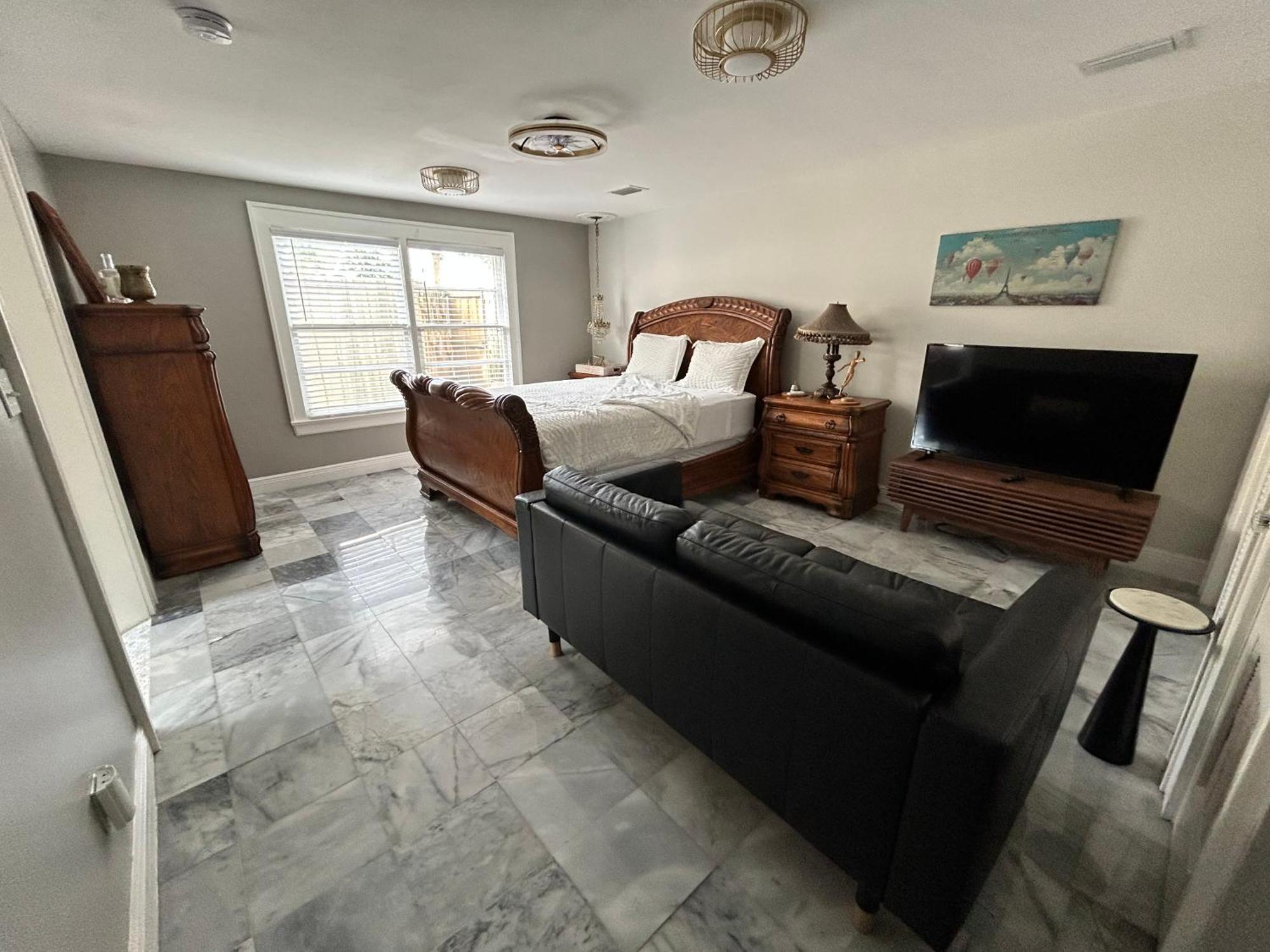 Stylish Bungalow Near Dining, Parks & Entertainment Джаксънвил Екстериор снимка
