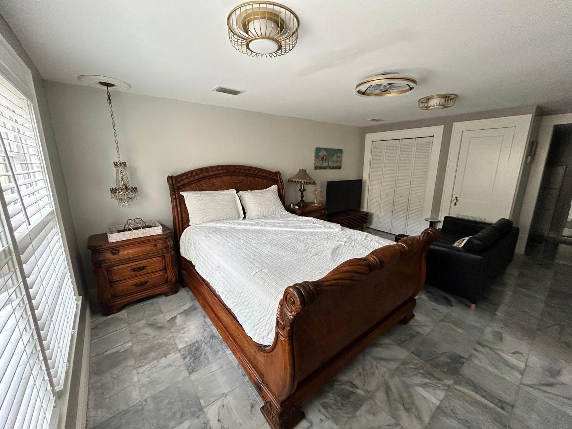 Stylish Bungalow Near Dining, Parks & Entertainment Джаксънвил Екстериор снимка